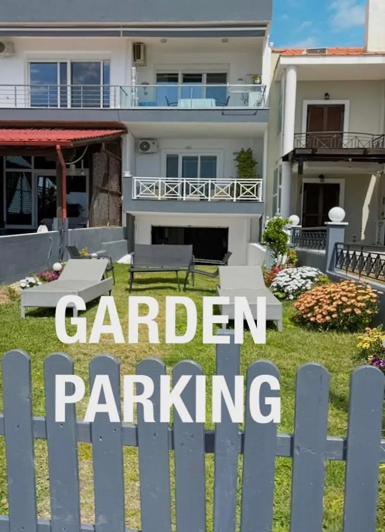 By The Sea Luxury Apartment Nikiti