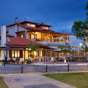  Apartment Traditional Arsanas